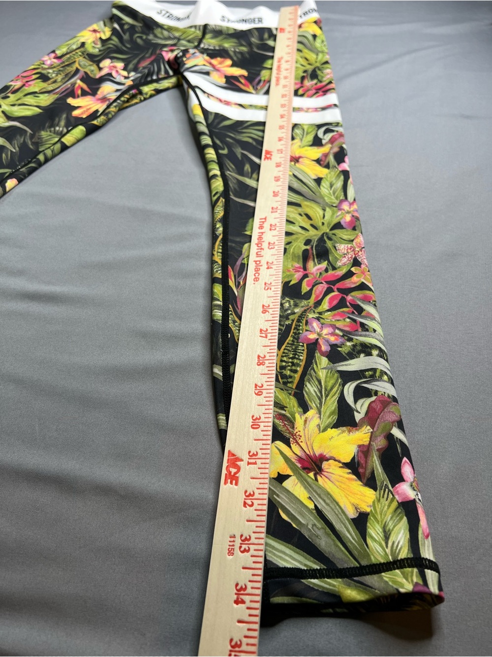 STRONGER Tropical Floral Leggings Med - Picture 2 of 8